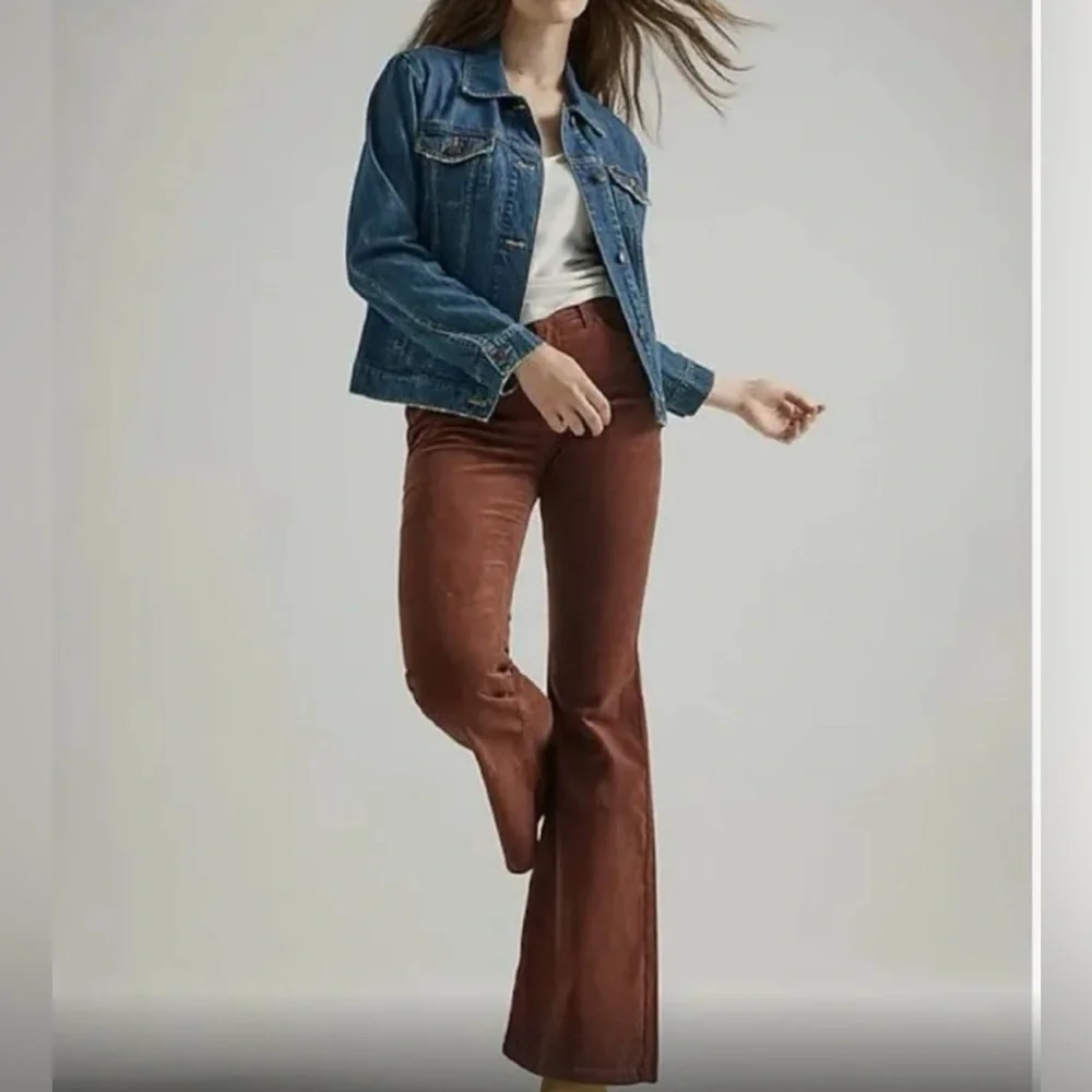 Free People X Wrangler® Corduroy High Rise Fierce Flare Jean Saddle. NWT Sz 8/29 - Picture 1 of 9